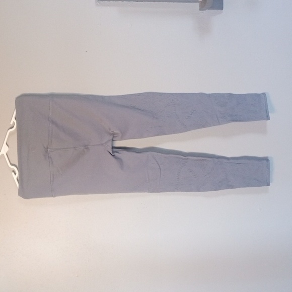 Lululemon Women's Gray High-Waisted Athletic Capri Size 6 - Picture 7 of 7
